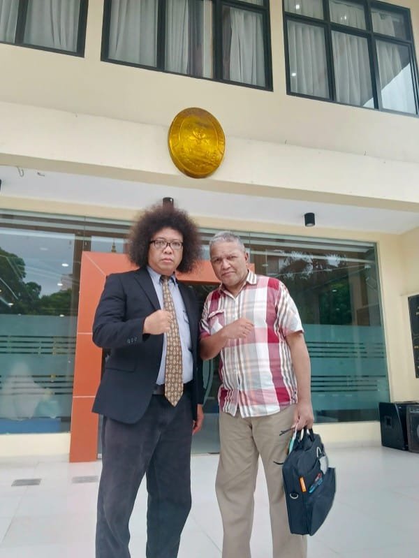 Menolak menerima panggilan Pengadilan, Turut Tergugat II Istri dari AM dan Turut Tergugat III, tidak bersedia hadir, Sidang perkara 95/Pdt.G/2025/Pn.Dpk di Pengadilan Negeri Depok