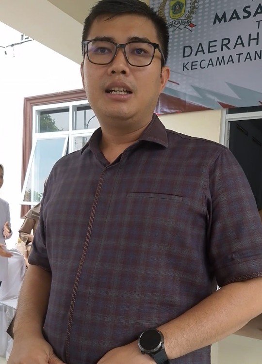 Ketua DPRD Kab Bogor Sastra Winara Gelar Reses Sidang ke III th 2024-2025 di Aula Gedung Serbaguna Desa Koleang Kec Jasinga