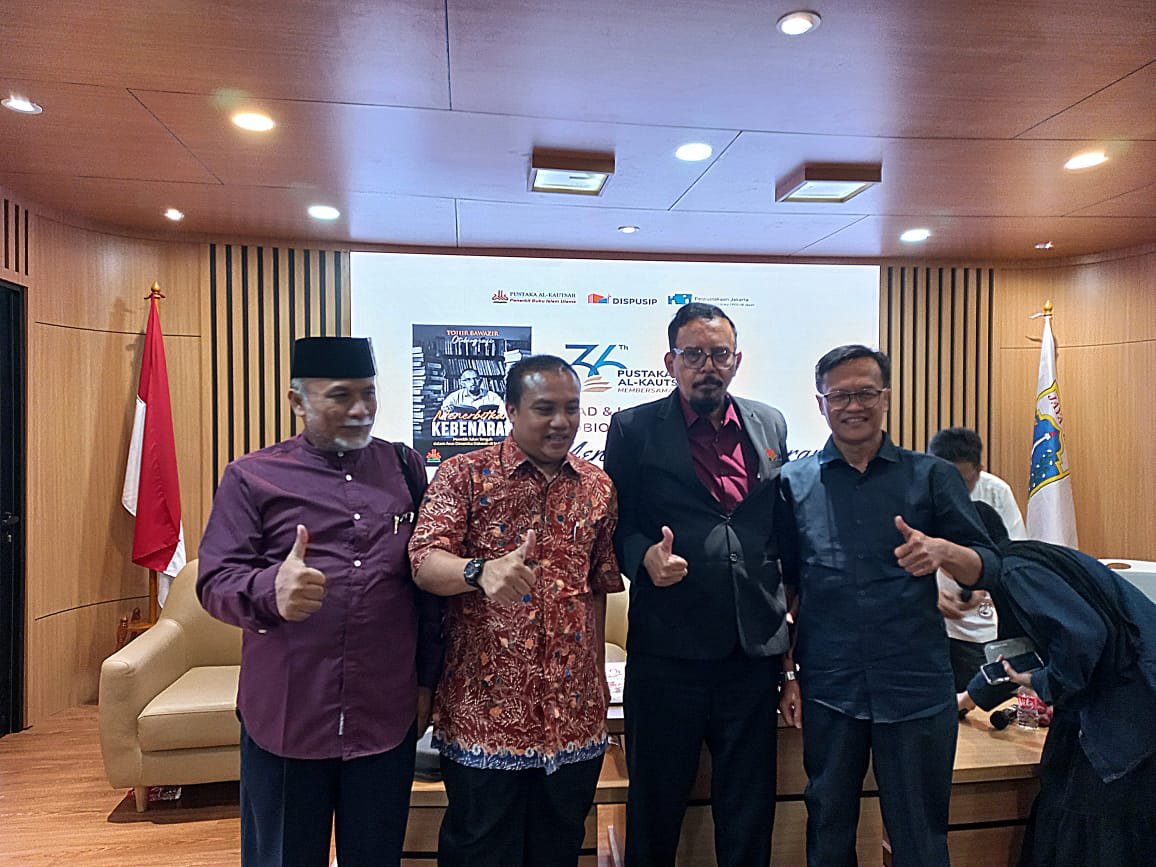 TOHIR BAWAZIR, SANG PENDEKAR BUKU DAN PENDAKWAH TANGGUH