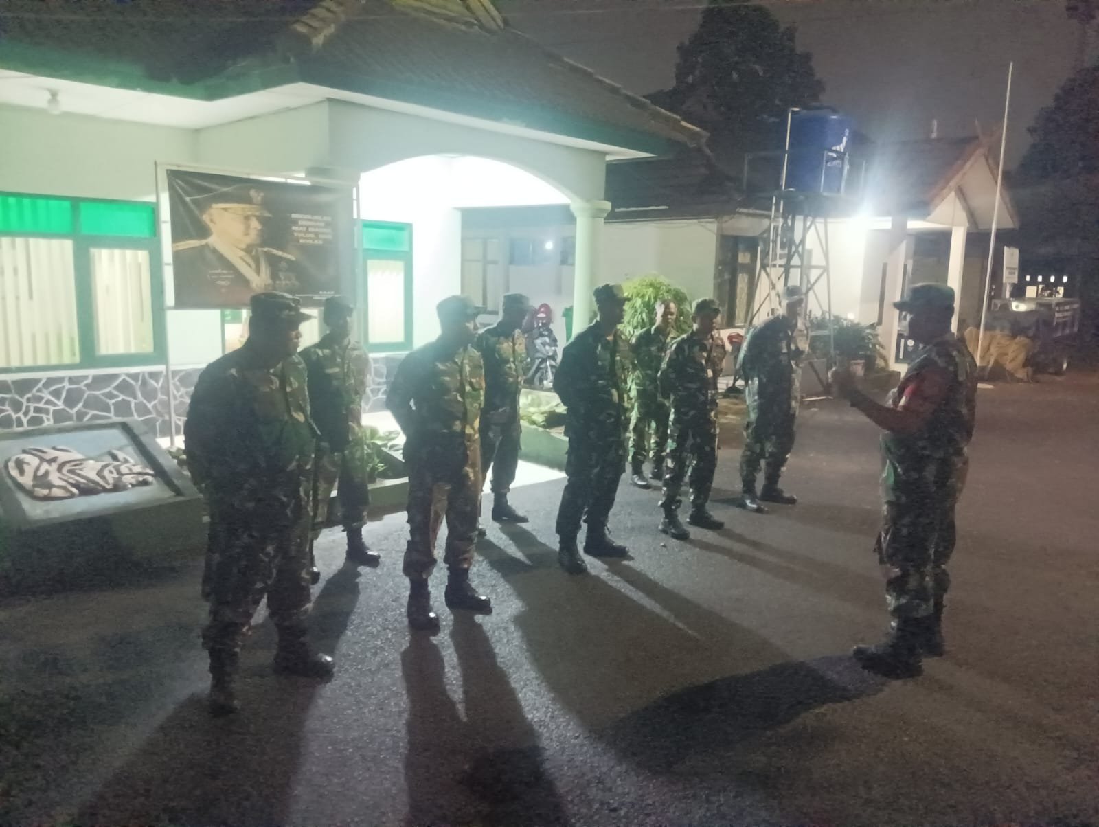 TNI-AD Gandeng Warga dan Unsur Pemerintah Dalam Patroli Siskamling Terpadu Di Tiga Desa Parung