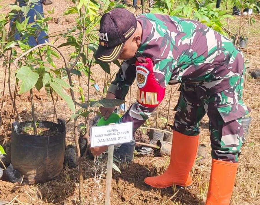 Penanaman Pohon Hutan Kota Serentak di Kabupaten Bogor, Koramil 0621-14/Ciampea Turut Ambil Bagian