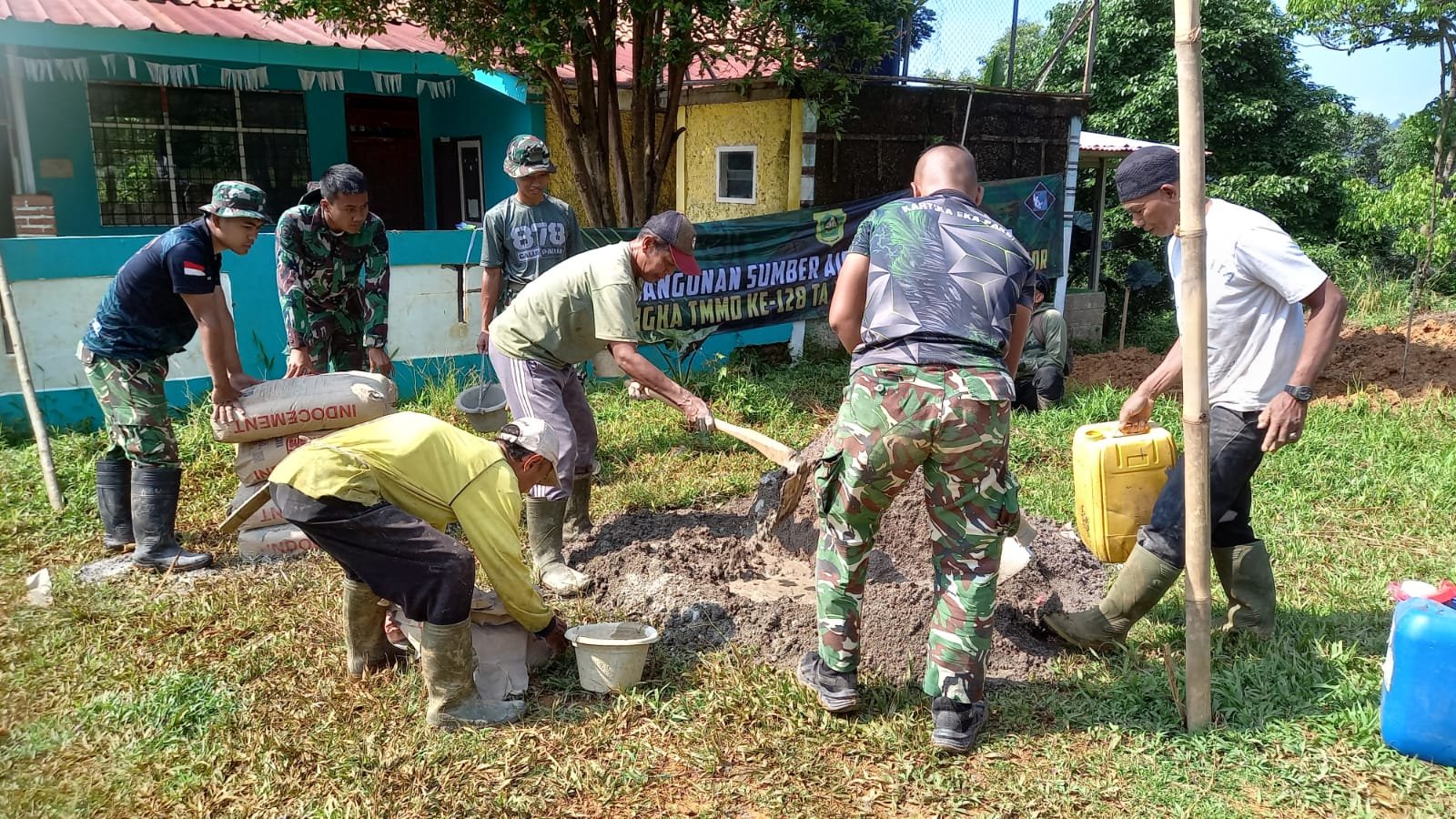 TMMD ke-128 Kodim 0621/Kabupaten Bogor Bangun Sistem Pipanisasi Air Bersih di Cigudeg