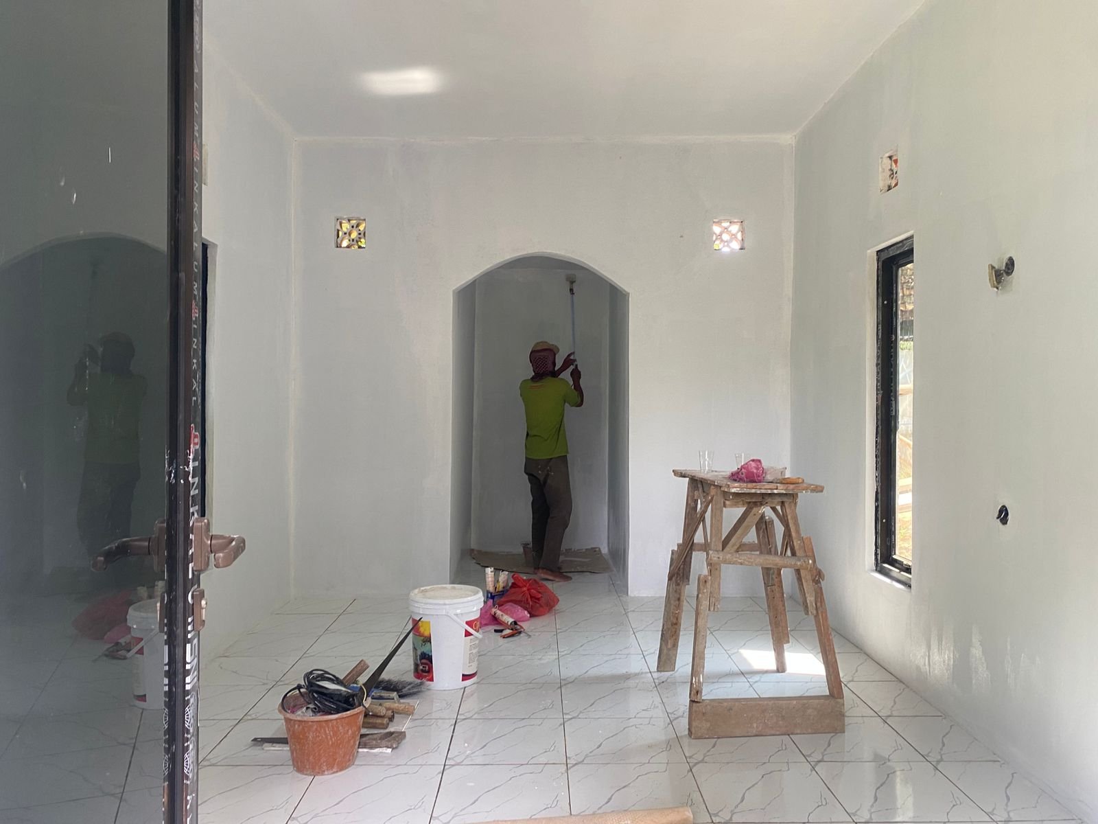 Mendekati Penutupan, Satgas TMMD ke-128 Kebut Renovasi Mushola dan Infrastruktur di Tegal Lega