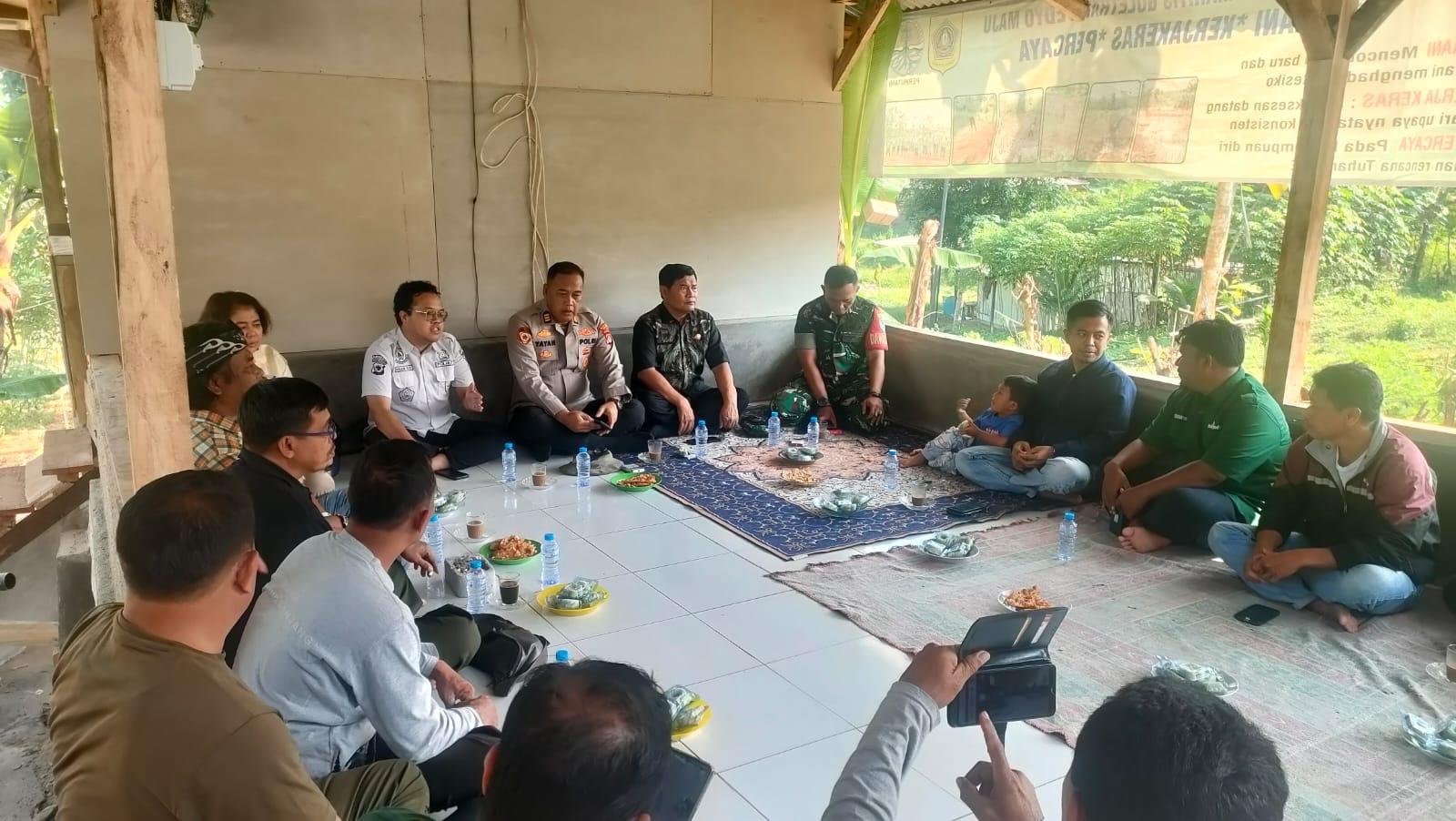 Kawal Ketahanan Pangan, Koramil Parungpanjang Rangkul Petani Jagung