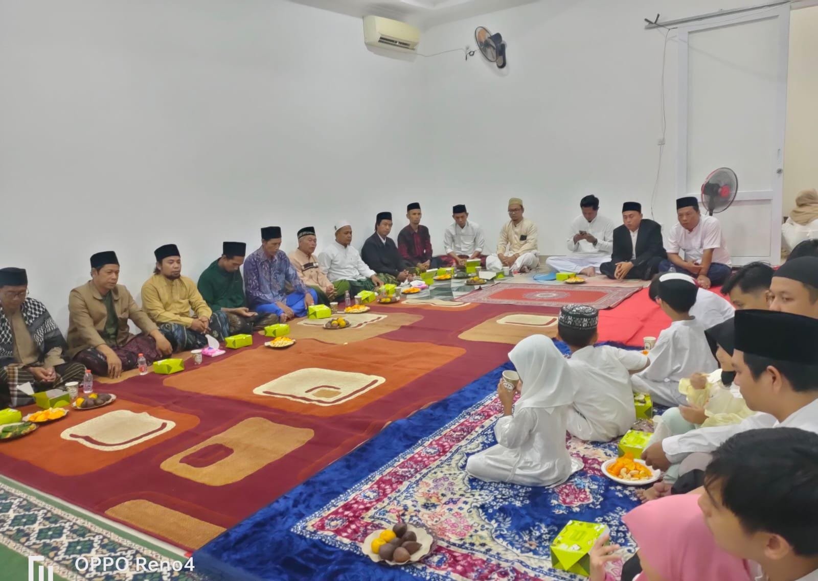 Arman Pembina DKM Mushola Al- BarQah Hadiri Santunan Anak Yatim Piatu