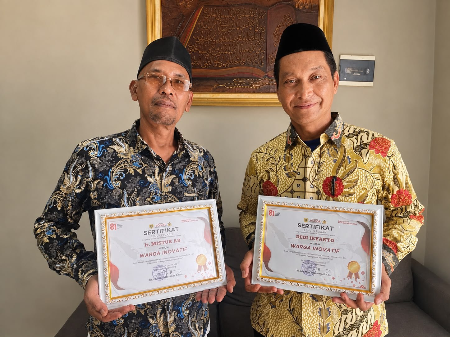 Peringatan HUT RI ke-81 di Parungpanjang: Dua Putra Terbaik Desa Lumpang dan Gintung Cilejet Raih Penghargaan Warga Inovatif