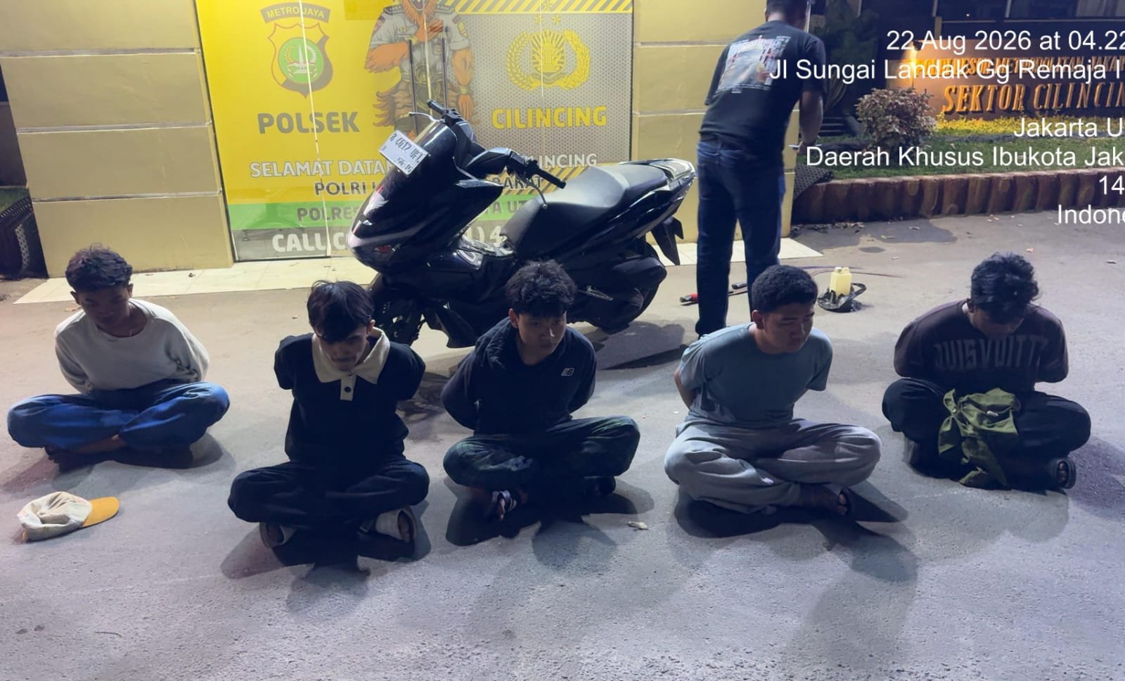 Lima Remaja Diduga Hendak Tawuran di Cilincing Diamankan, Polisi Sita Sajam hingga Botol Diduga Berisi Air Keras