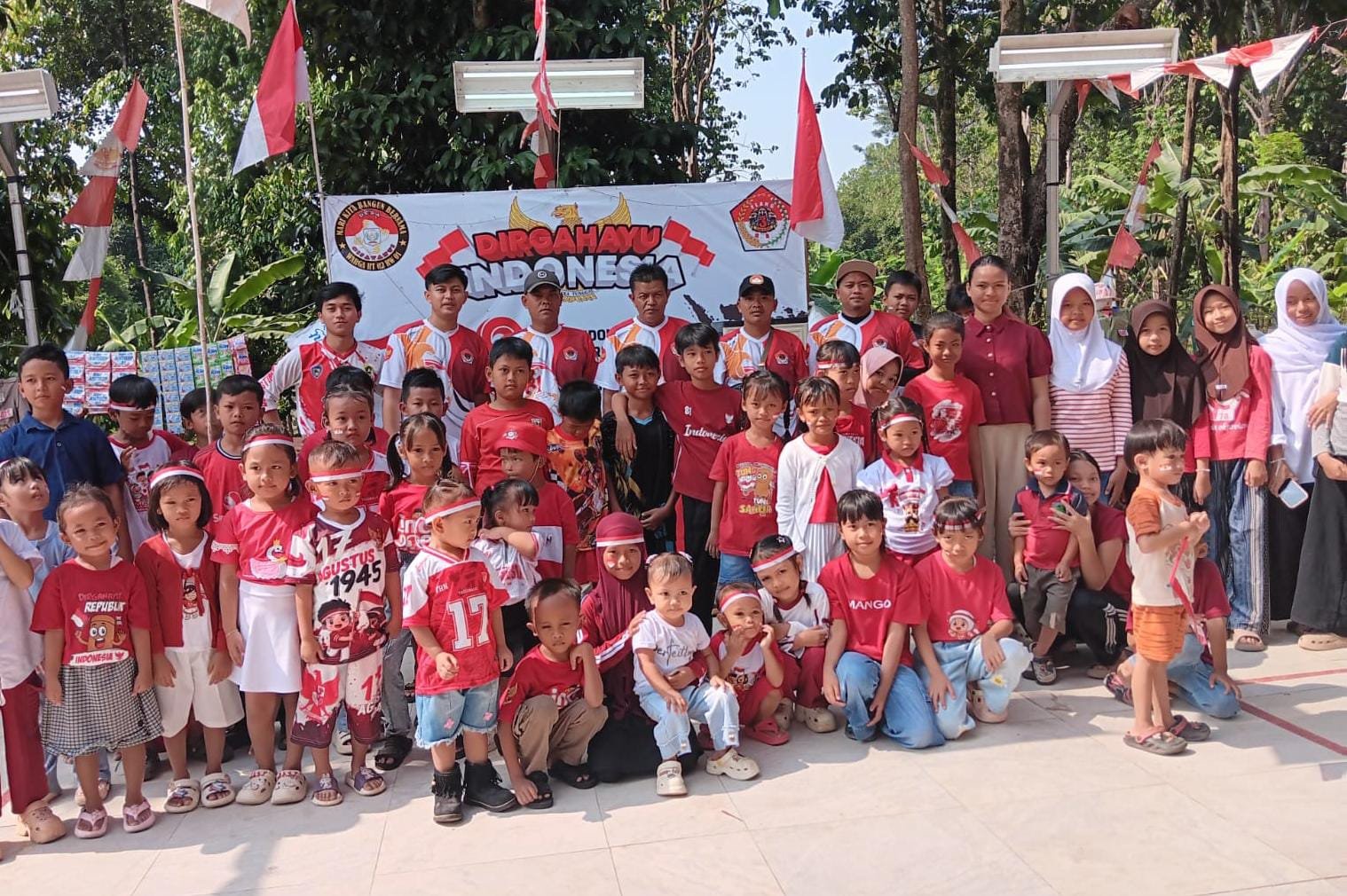 ‎Kades Cijayanti Ramaikan HUT RI ke-81, Ikuti Lomba Bersama Warga dan hadiri Malam Puncak di Jayanti