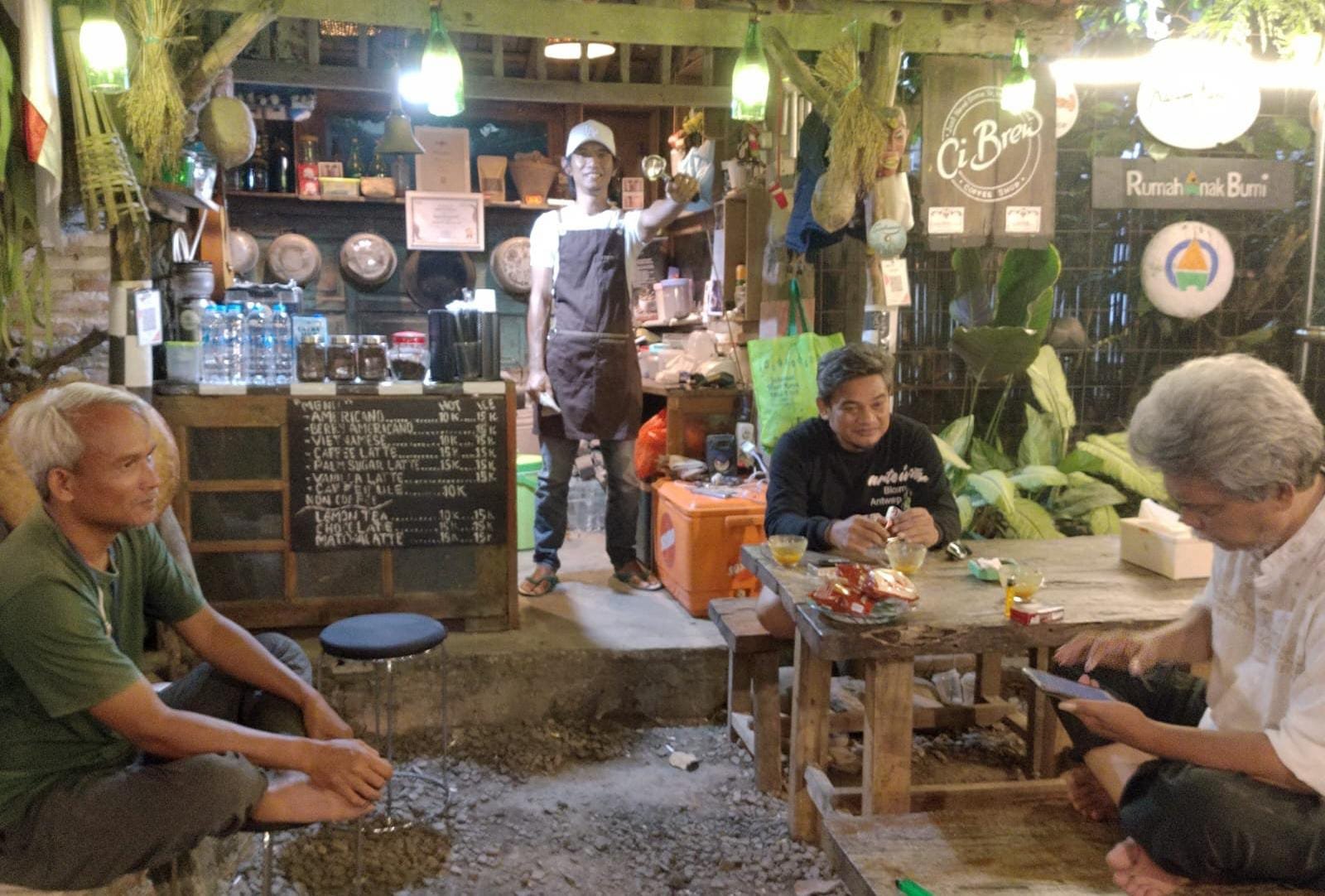 Parungpanjang Tak Hanya Destinasi Wisata, Ci Brew Coffee Shop Jadi Ruang Kreatif dan Silaturahmi Seniman