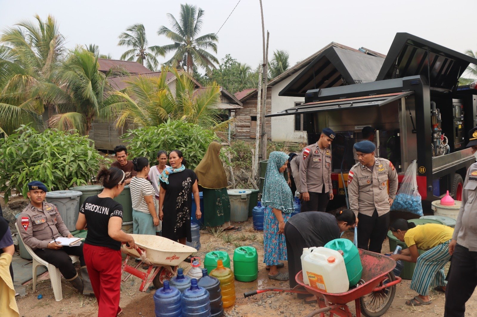 Polres Ketapang Kerahkan Mobil Water Treatment, Bantu Warga Atasi Kebutuhan Air Bersih