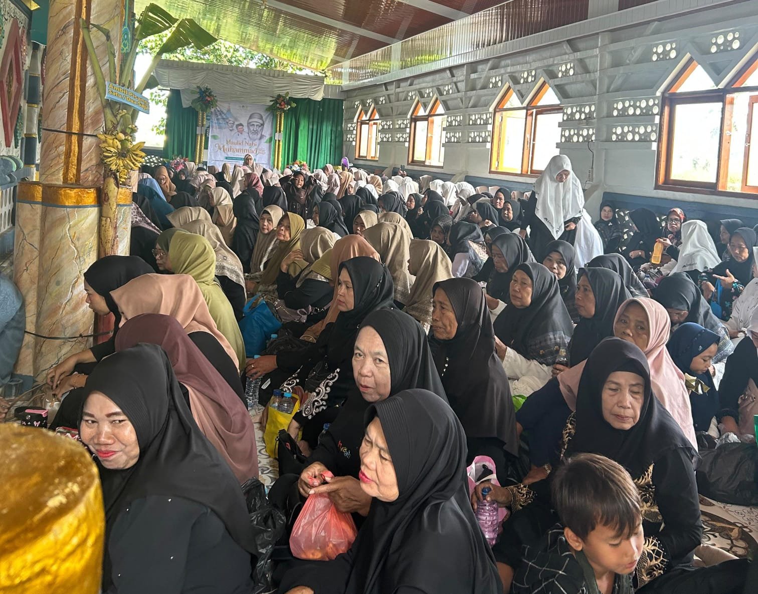 Sekitar 1.500 Jamaah Padati Langkob Ciambar Diacara Maulid Nabi Muhammad SAW