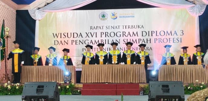 Wisuda ke-16 Politeknik Banjarnegara, 104 Mahasiswa Resmi Menyandang Gelar